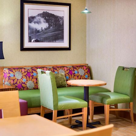 Hampton Inn Harrisonburg - University Экстерьер фото