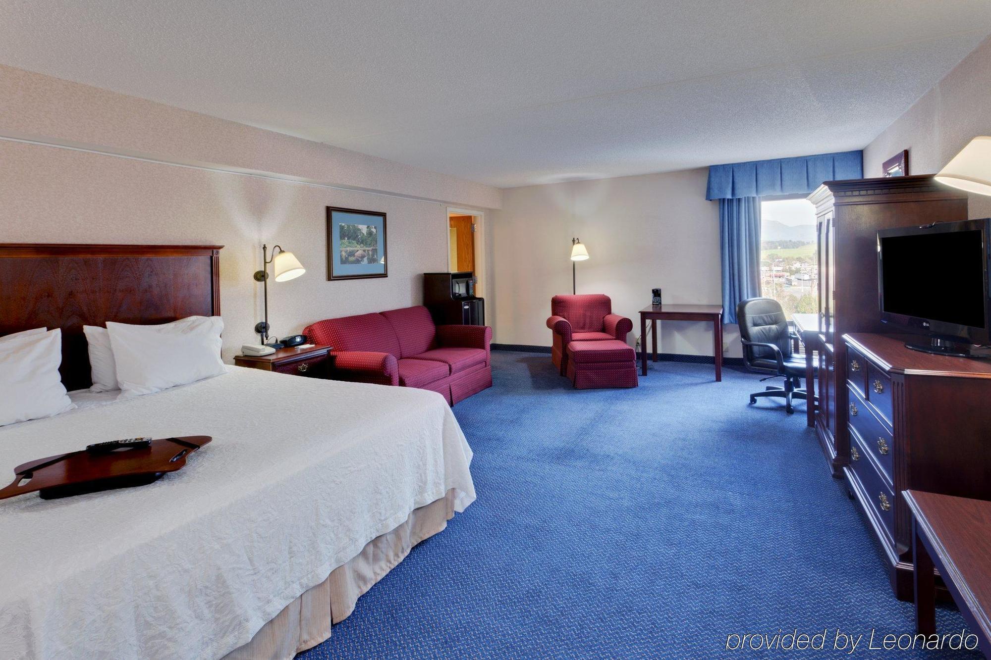 Hampton Inn Harrisonburg - University Номер фото
