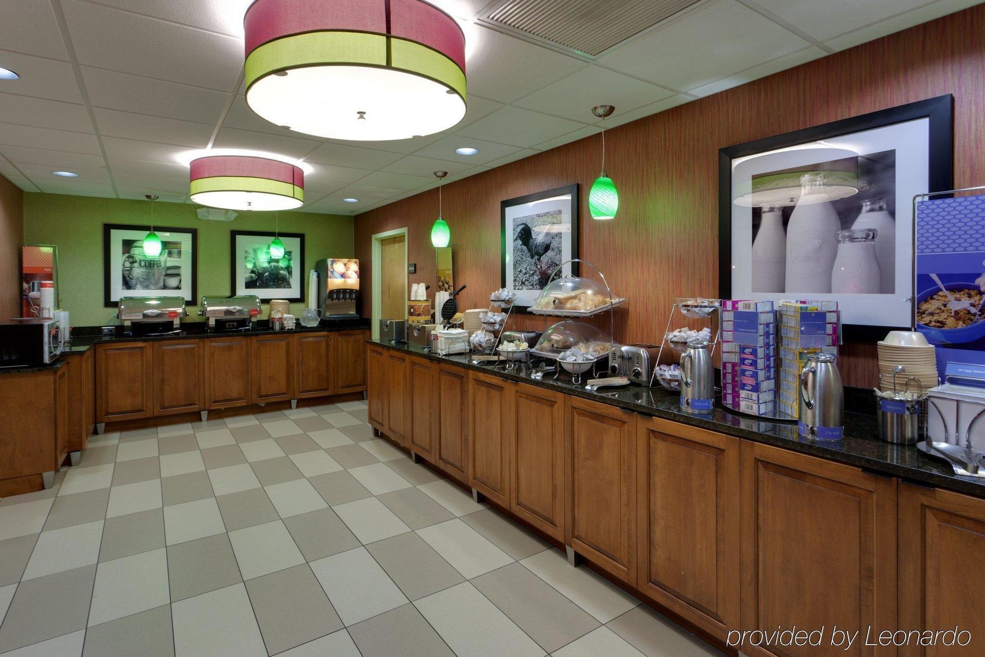 Hampton Inn Harrisonburg - University Ресторан фото