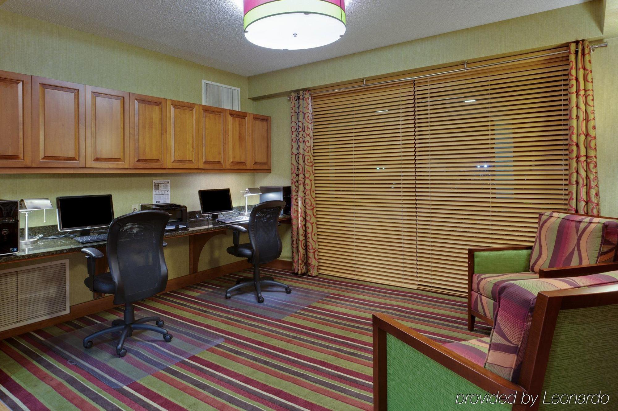 Hampton Inn Harrisonburg - University Бизнес фото