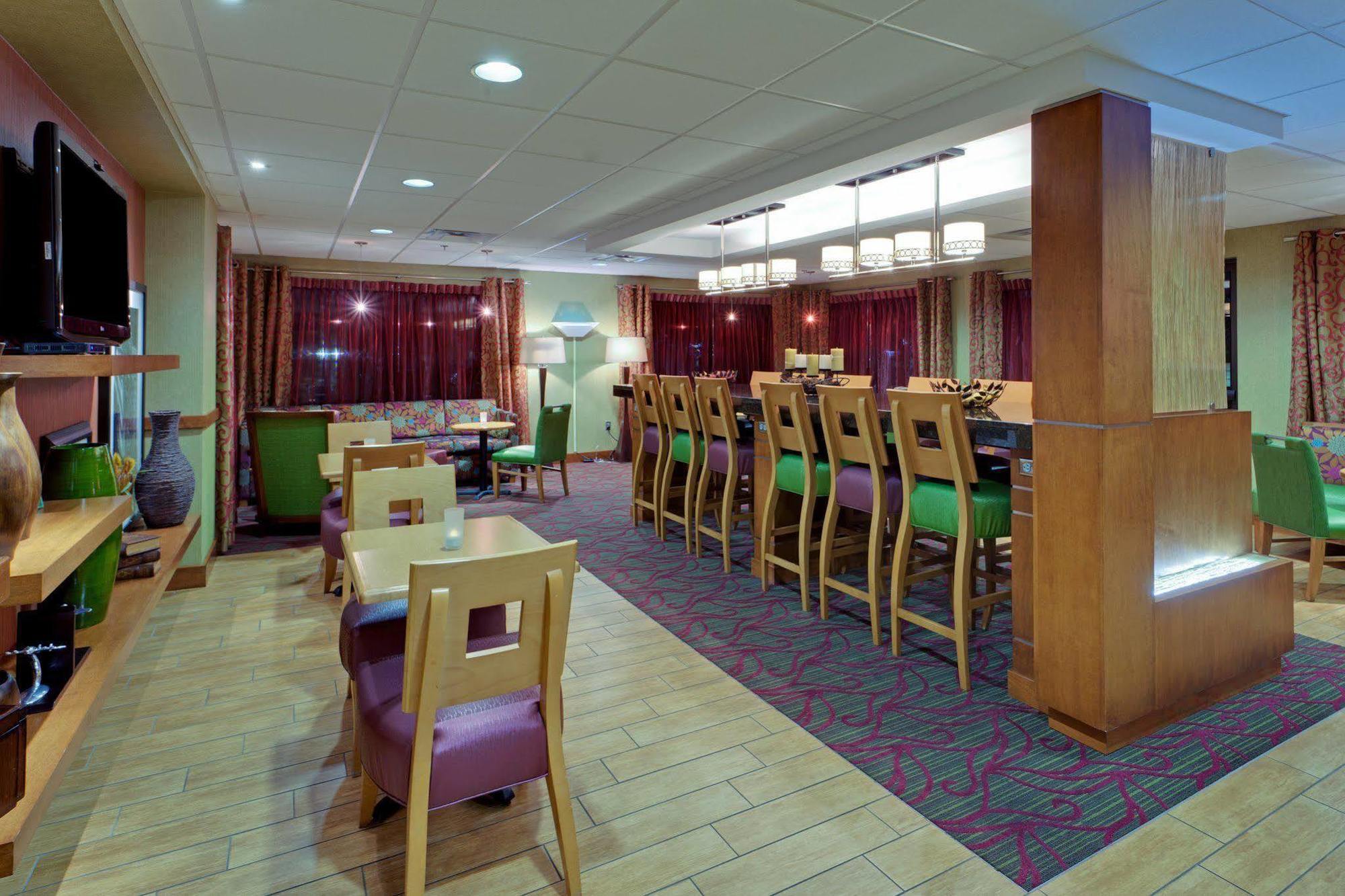 Hampton Inn Harrisonburg - University Ресторан фото