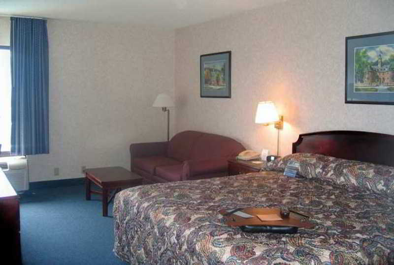 Hampton Inn Harrisonburg - University Номер фото